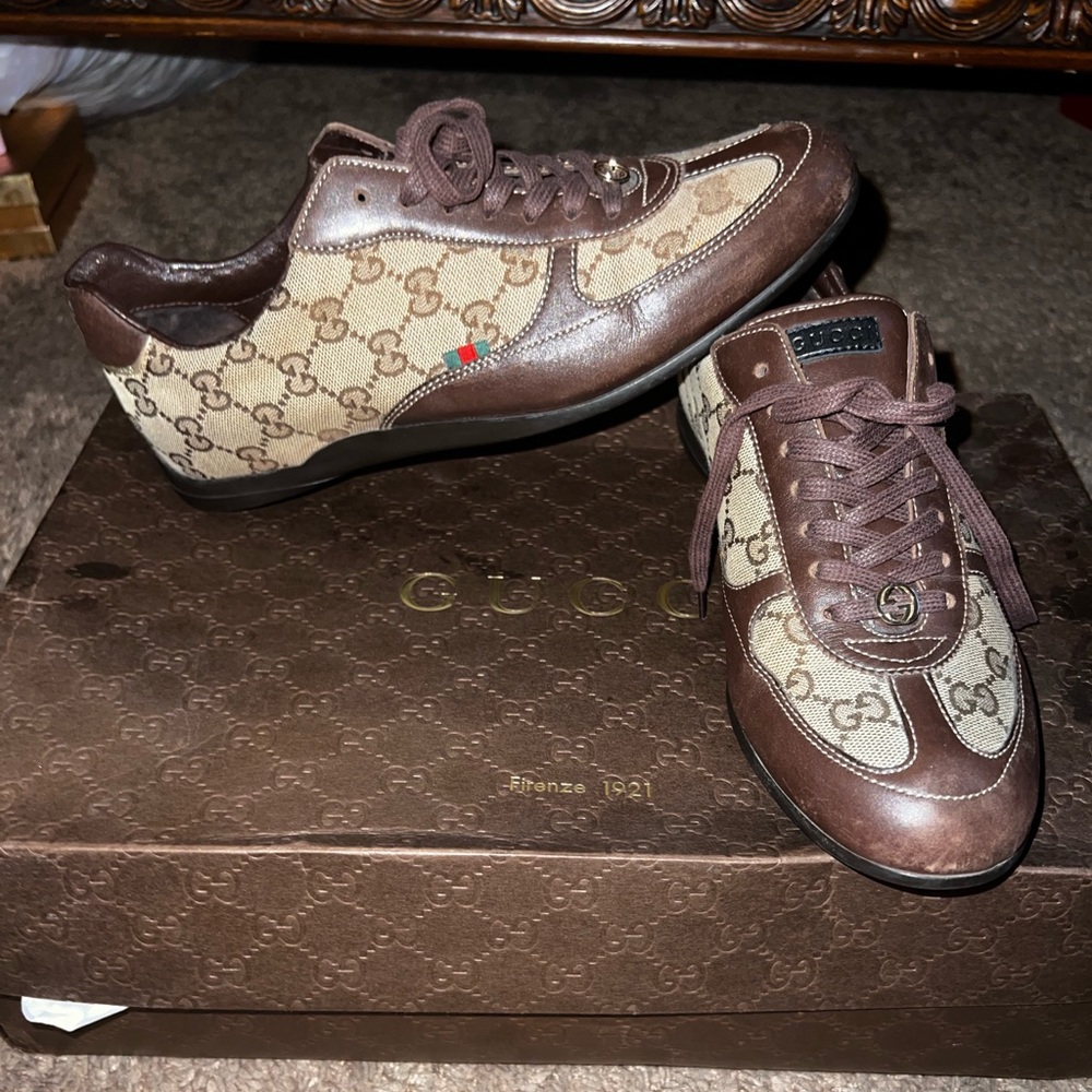Authentic Gucci sneakers size 38.5